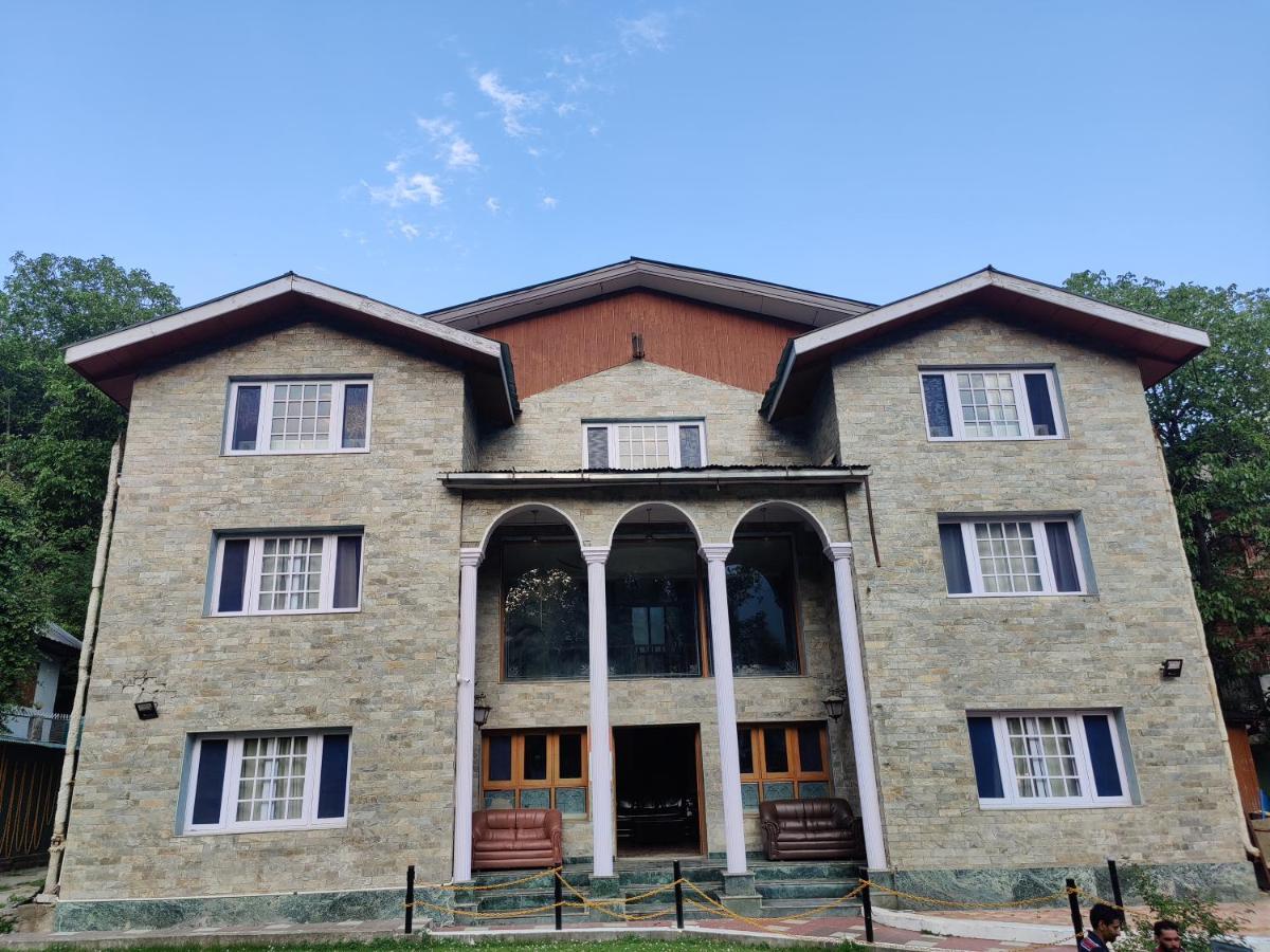 Hotel Outlook Pahalgām Exterior foto